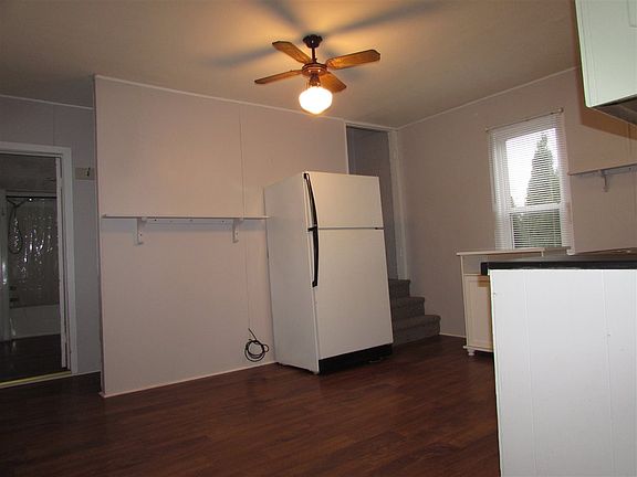 5th image of 319 N Walnut St