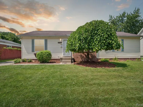 21121 Glen Lodge Rd, Ferndale, MI 48220