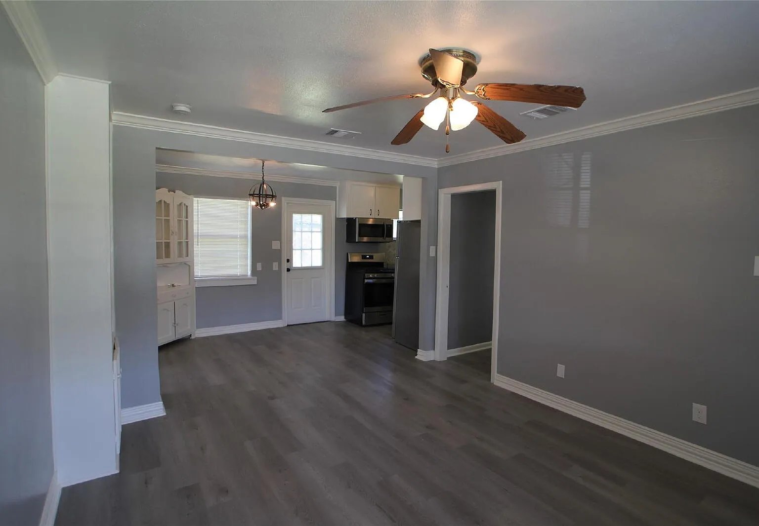 3 bed, 1.0 bath, 963 sqft, $1,550 — Photo 4