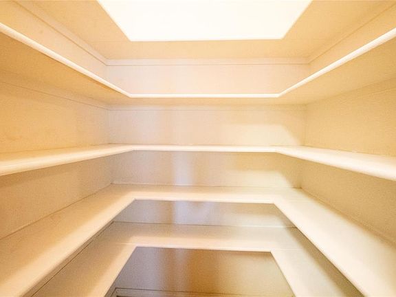 4th image of 3604 Caroline Ct