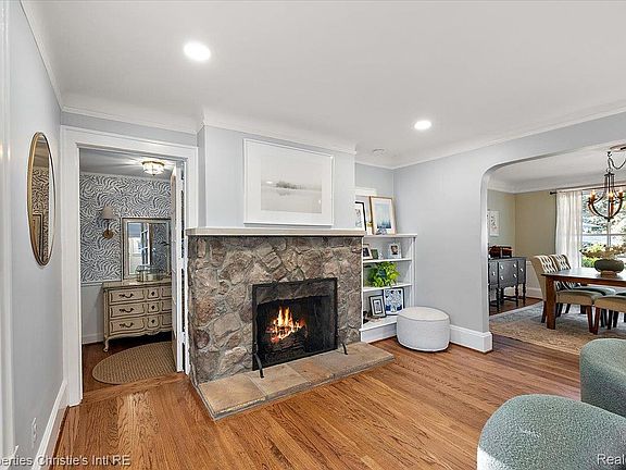 5th image of 788 Rivard Blvd