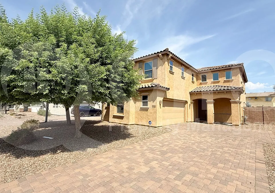 1142 E Sourwood Dr