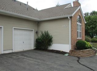 142 Woolsey Ct, Pennington, NJ
