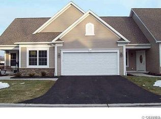 13 Silverwood Cir, East Rochester, NY 14445