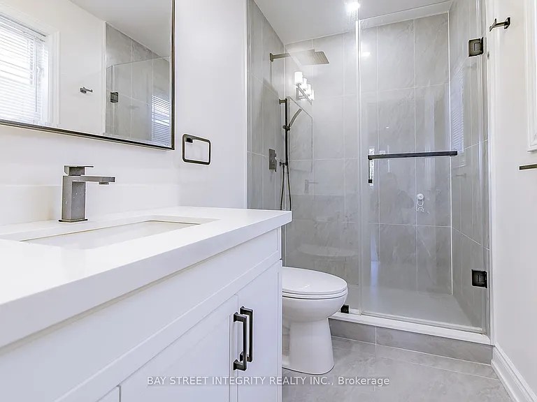 110 Holly Dr — Photo 16