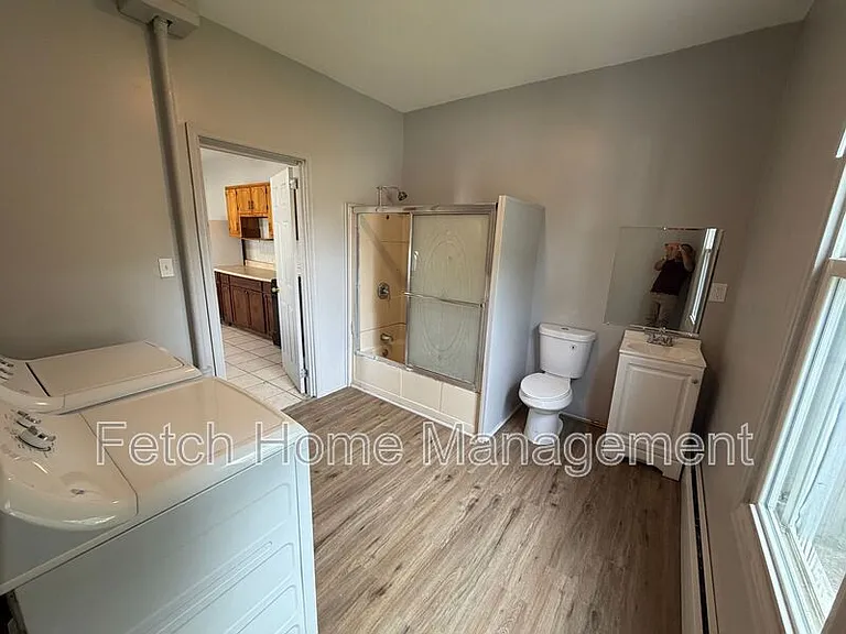 225 Front St — Photo 9