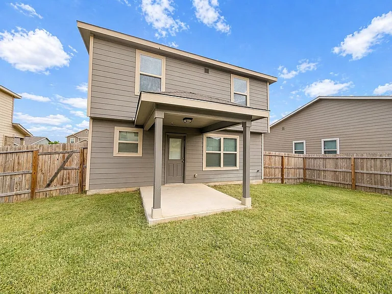 2432 Ayers Dr — Photo 24