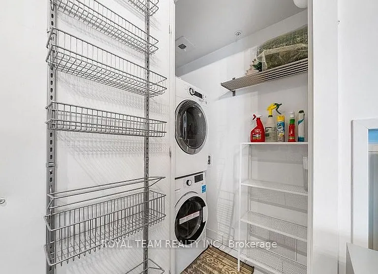 39 Brant St #815 — Photo 18