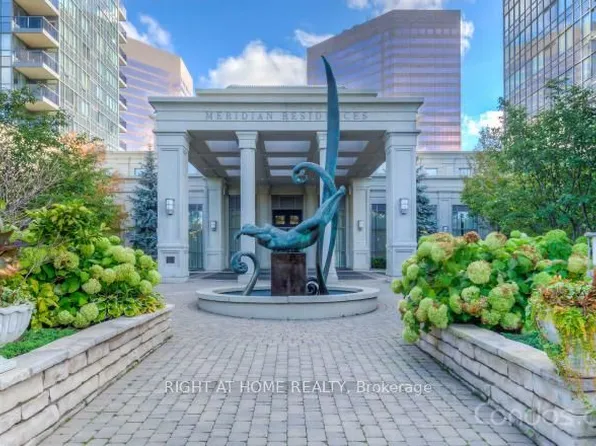 15 Greenview Ave #1505, Toronto, ON M2M 4M7