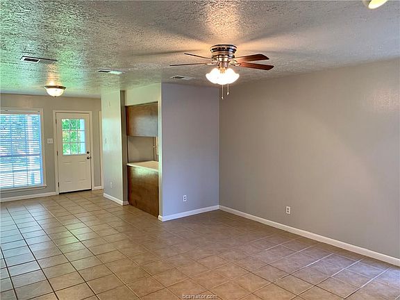 3rd image of 3334 Bluestem Cir