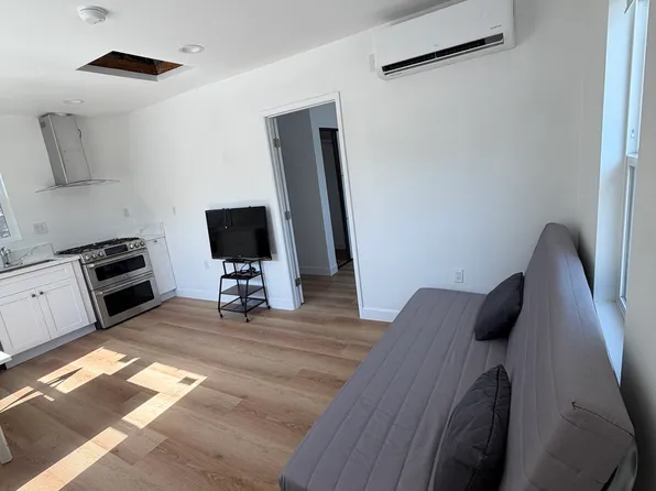 328 N Washington Ave, Glendora, CA 91741