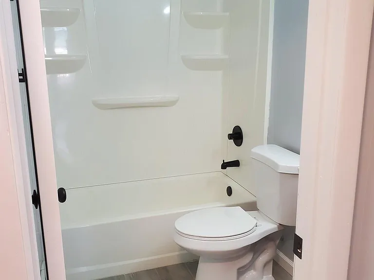 155 N Midler Ave #2F — Photo 8