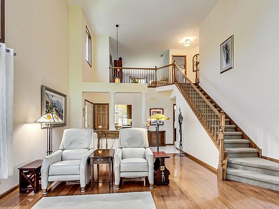 5th image of 207 Wildflower Ln
