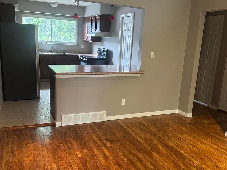 4859 Mansfield Ave #8H — Photo 3