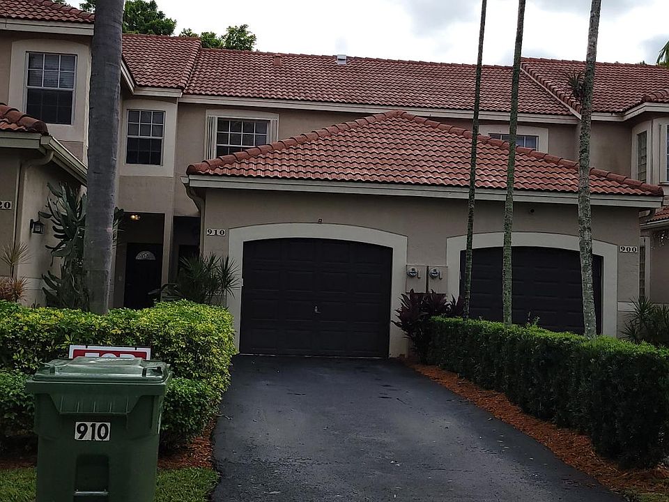 1st image of 910 Sorrento Dr
