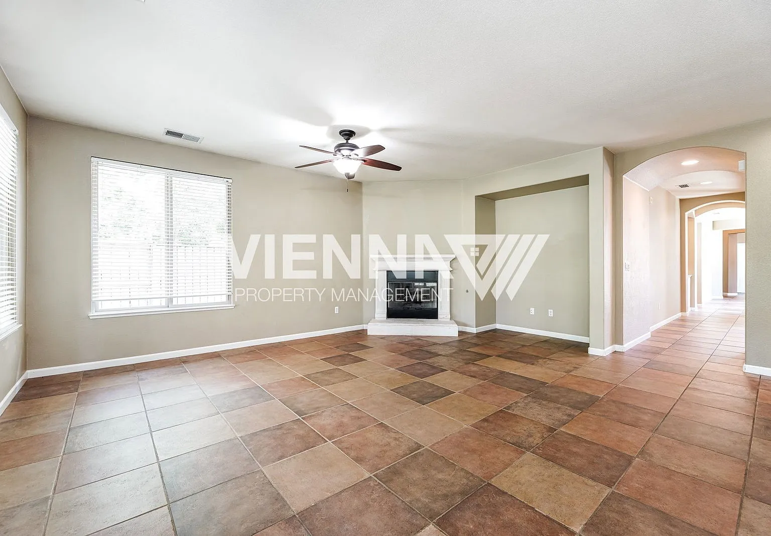 4 bed, 3.0 bath, 2750 sqft, $3,650 — Photo 2