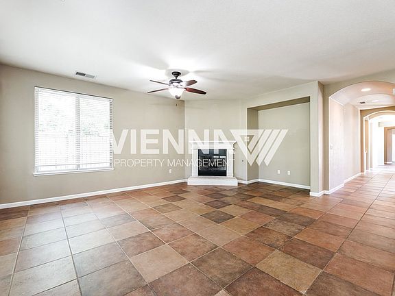 2nd image of 1014 Waterford Dr