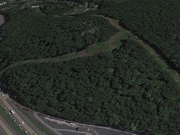 3rd image of 51 Waldron Ter