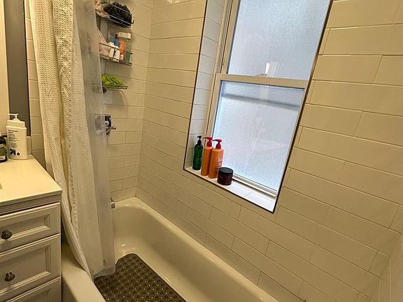 2nd image of 4951 W Sunnyside Ave #1