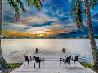 1815 Wiltshire Village Dr, Wellington, FL 33414