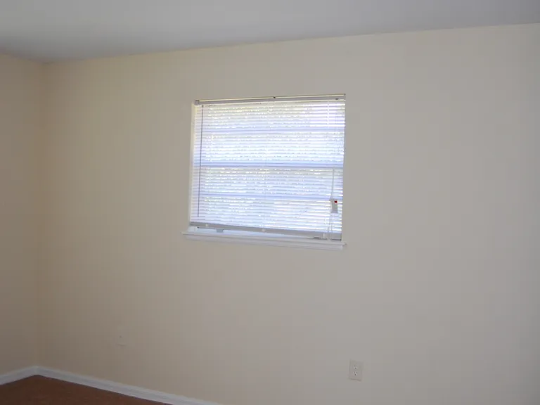 2615 Demaret Dr — Photo 7