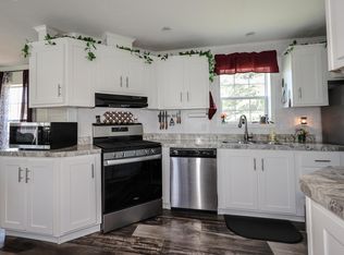 10 D St, Epsom, NH 03234