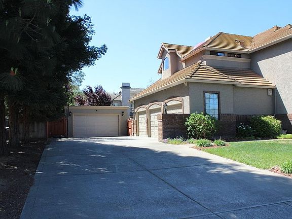 3rd image of 17465 Walnut Grove Dr