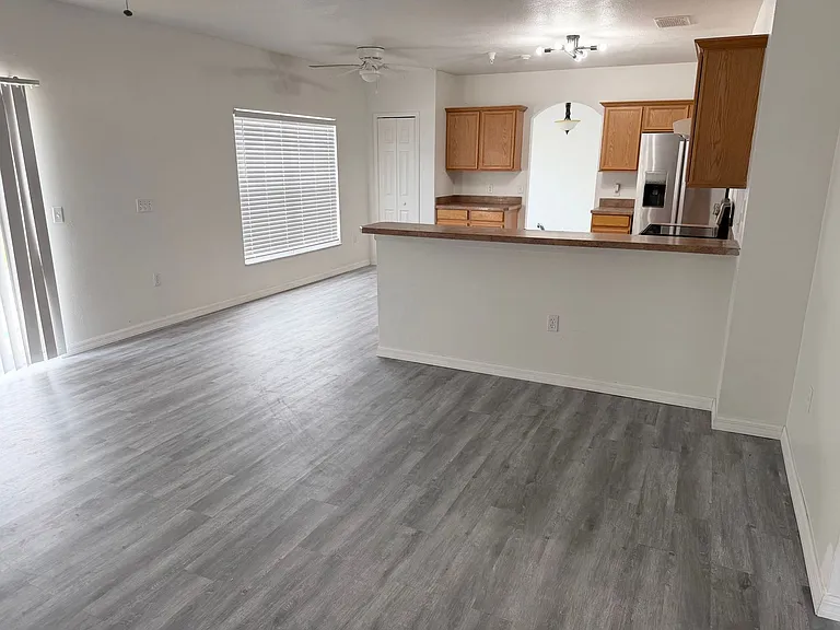 301 Shad Way — Photo 4