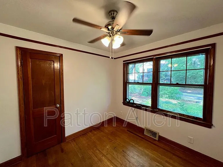 29 Evergreen Ave — Photo 12