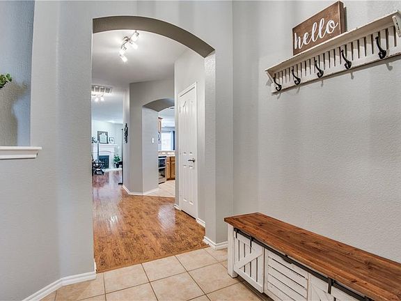 5th image of 12932 Glenville Ct