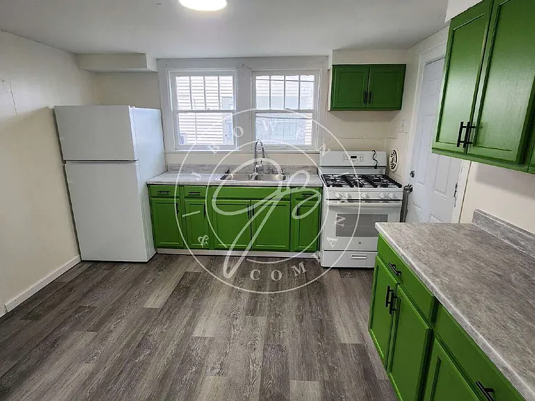 1354 Goodale Ave — Photo 6