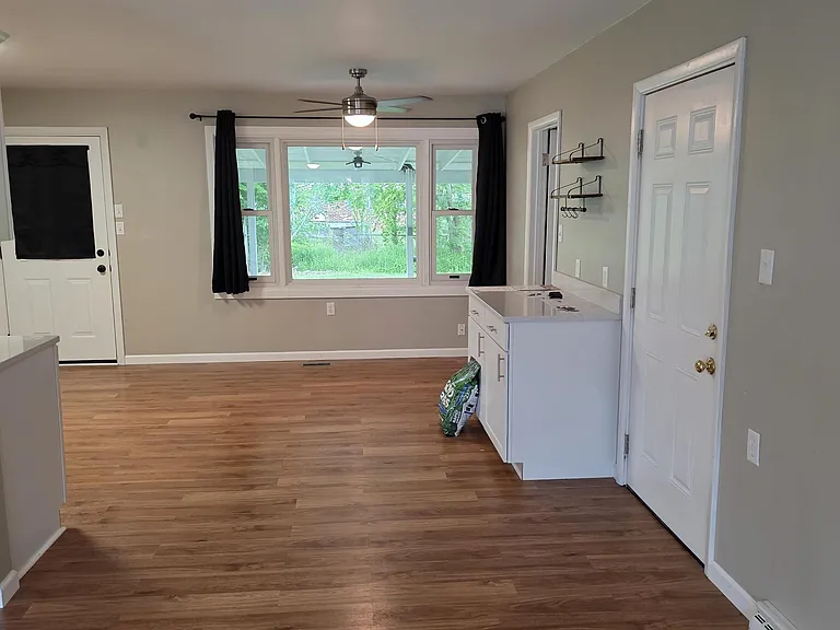 621 S Village Dr — Photo 3