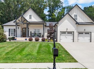 105 Beechcrest Ct, Clarksville, TN 37043