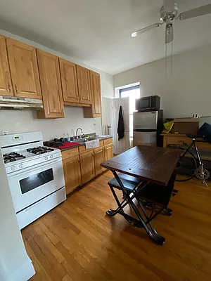 Rented by Standard Living Realty Inc | media 25