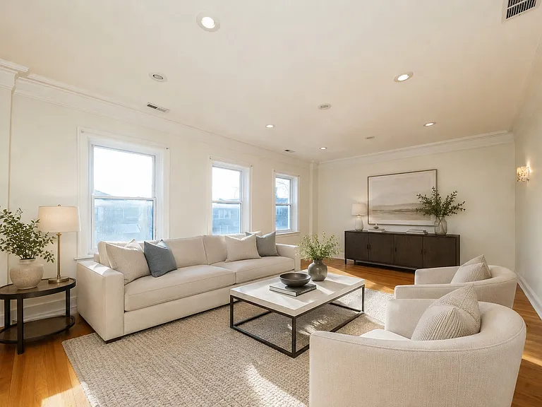 5736 N Richmond St #2 — Photo 2