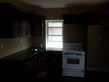 3rd image of 640 Beach 22nd St #2