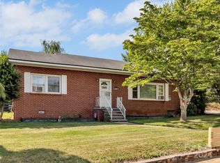 573 N Main St, Canton, NC 28716