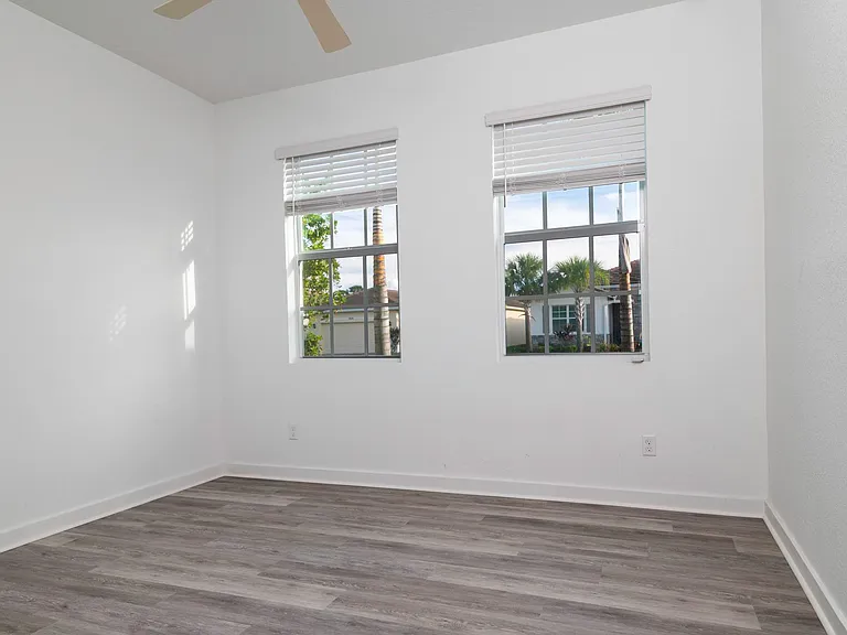4530 NW Exchange Ave — Photo 15