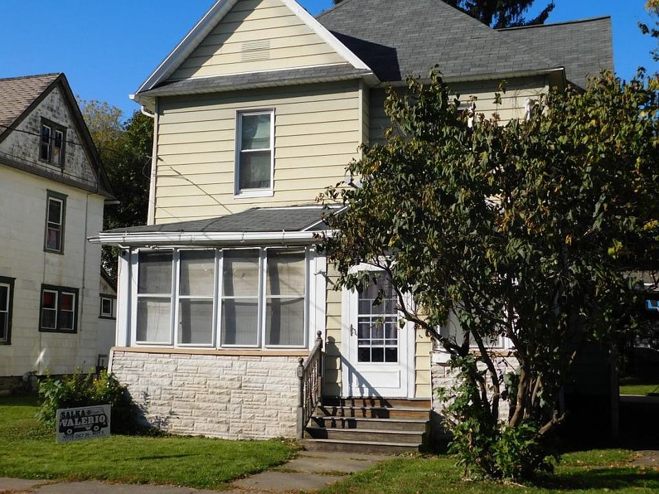 2nd image of 35 George St