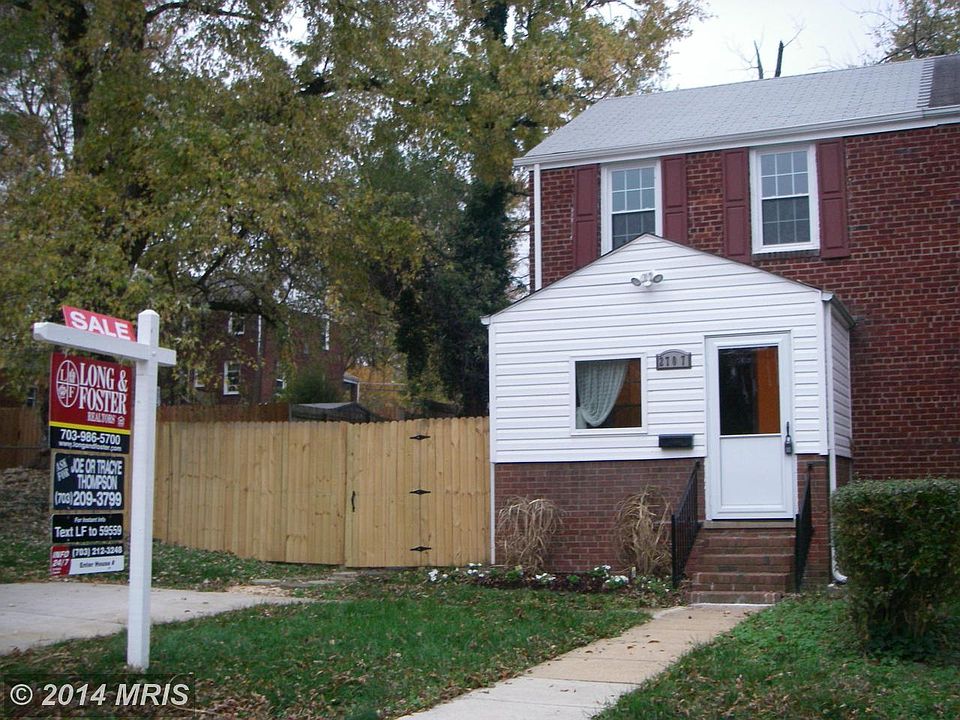 1st image of 2707 Farnsworth Dr