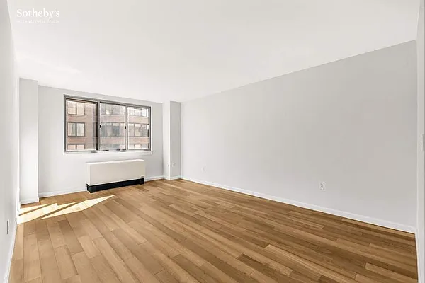 Rented by Sotheby's International Realty | media 22