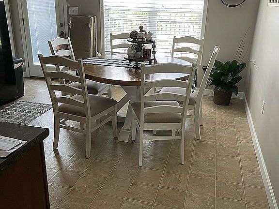2nd image of 4011 Rainbow Hill Ln
