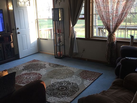 Living room before carpet was replaced