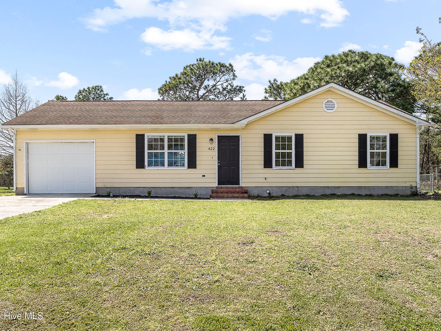 422 Oregon Trail, Hubert, NC 28539 | Zillow