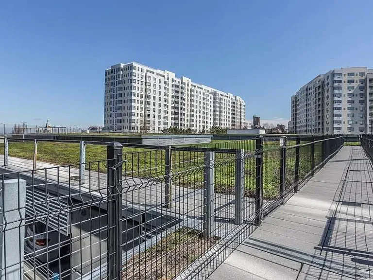 131-01 40th Rd #Penthouse 2P — Photo 4