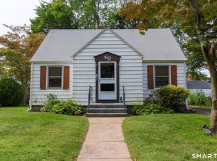 40 Saltonstall Pl, East Haven, CT 06512
