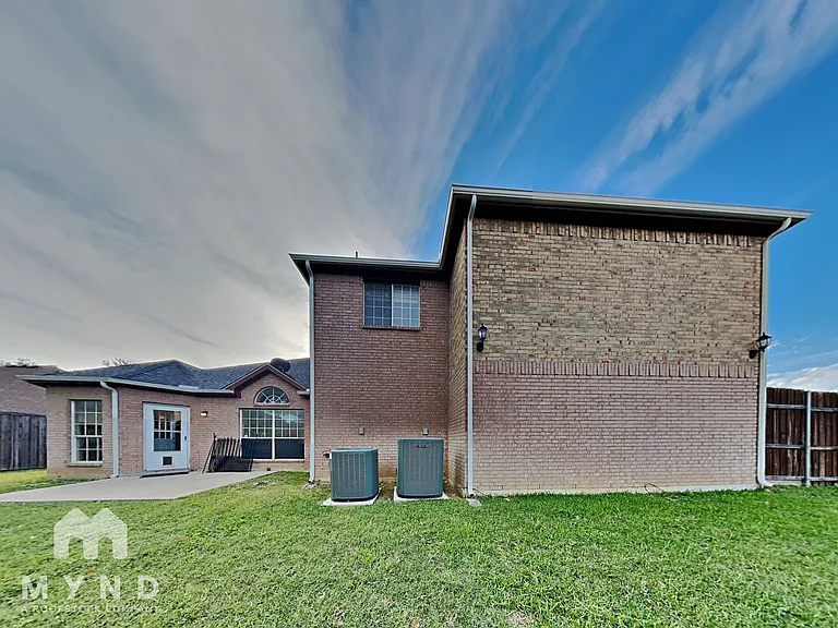 102 Elm Fork Dr — Photo 26