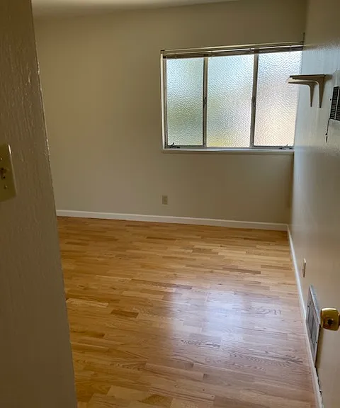 2740 College Ave. — Photo 19