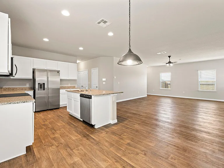 232 Freedom Park Ave — Photo 1