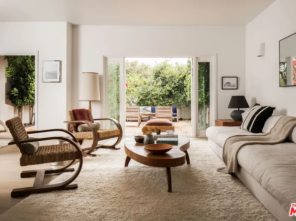 6435 Zumirez Dr APT 8, Malibu, CA 90265